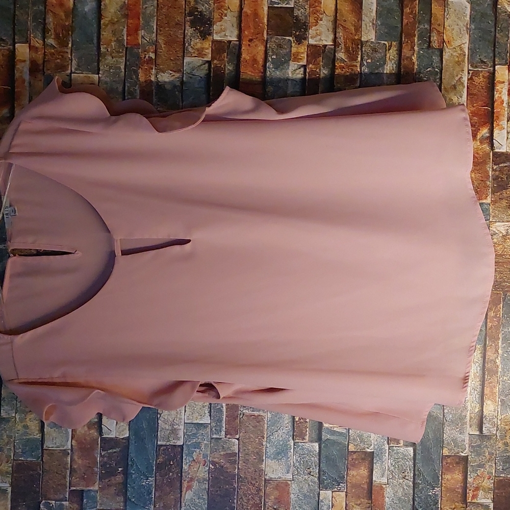 🍨Pretty in pink shirt